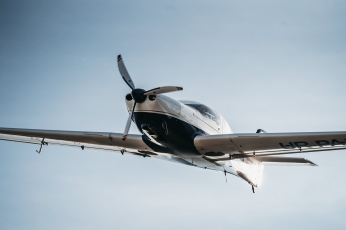 Політ на літаку (р. Дністер, Буковель, г. Говерла, Піп Іван, Петрос, Хом'як)