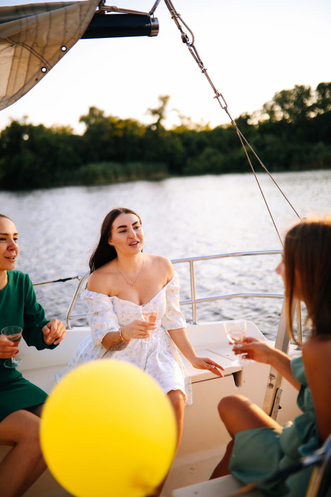 Прогулянка на яхті для двох в Дніпрі - фото 13