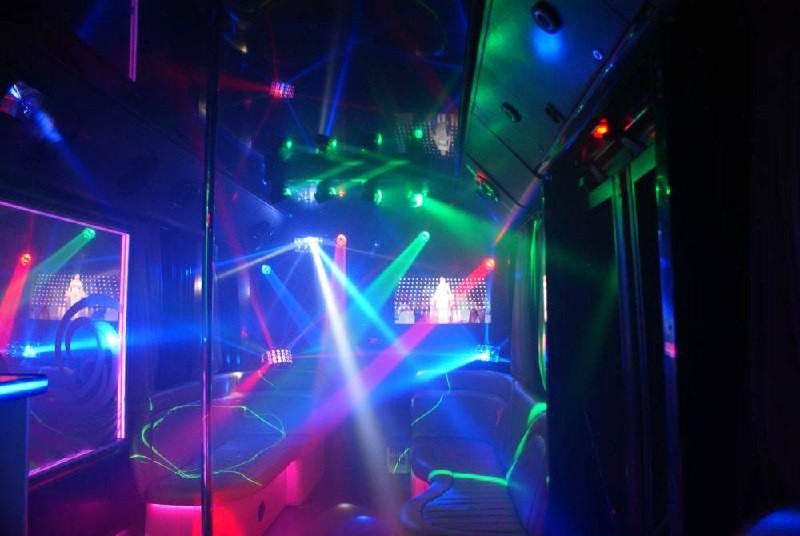 Вечірка в PartyBus у Києві - фото 3