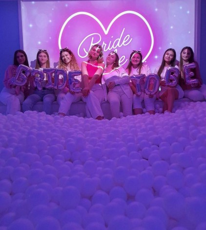 Дівич-вечір у сухому басейні у Вінниці