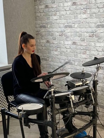 Индивидуальное занятие на барабанах в Каменском