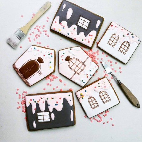 Майстер-клас з випікання пряників, розмальовування і моделювання 3D-будиночка