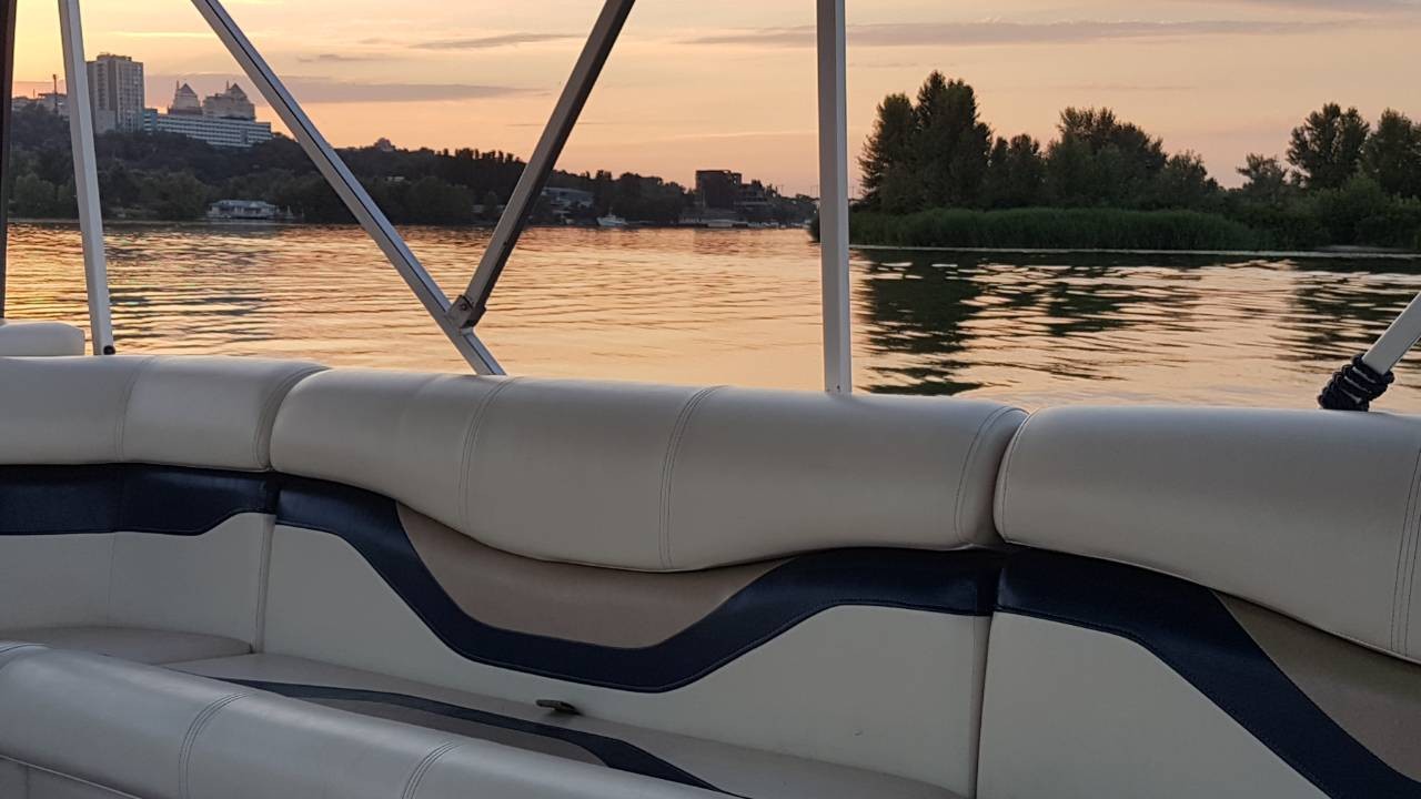 Прогулянка на катері-понтон 10 чол. в Дніпрі - фото 3