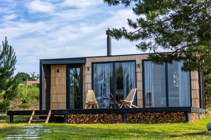 Відпочинок для двох у будиночку на березі озера