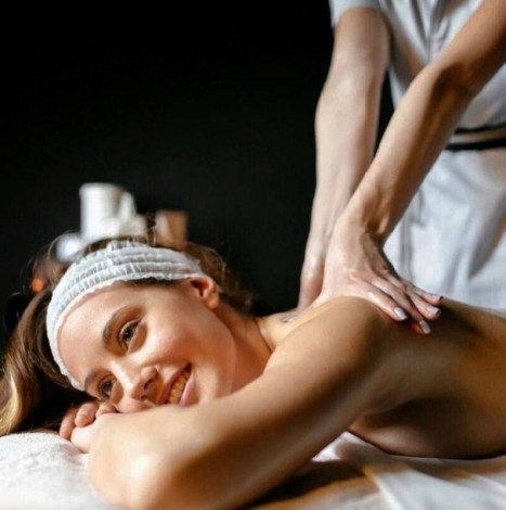 Розслабляючий масаж у Луцьку