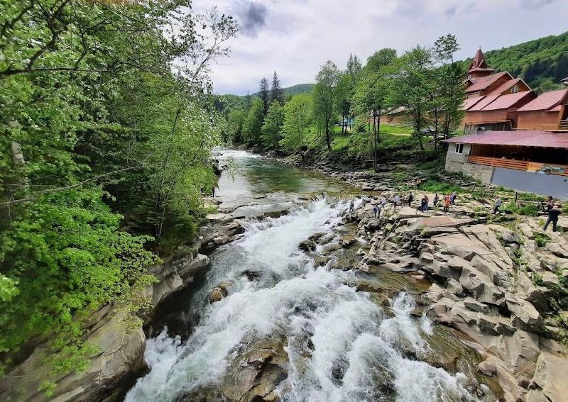 Роуп-джампінг над водоспадом Пробій у Яремче - фото 2