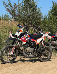 Прогулянка на пітбайках у Пустомитівському кар’єрі