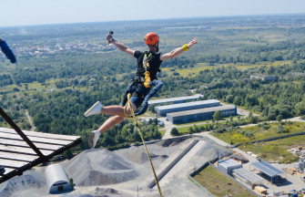 Роуп-джампинг с трубы во Львове (высота 100 метров)